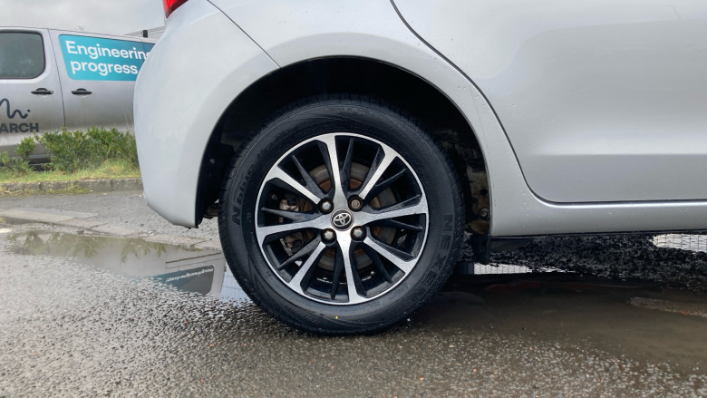 Toyota Yaris 1.5 Hybrid Icon Tech 5dr CVT Hybrid Hatchback